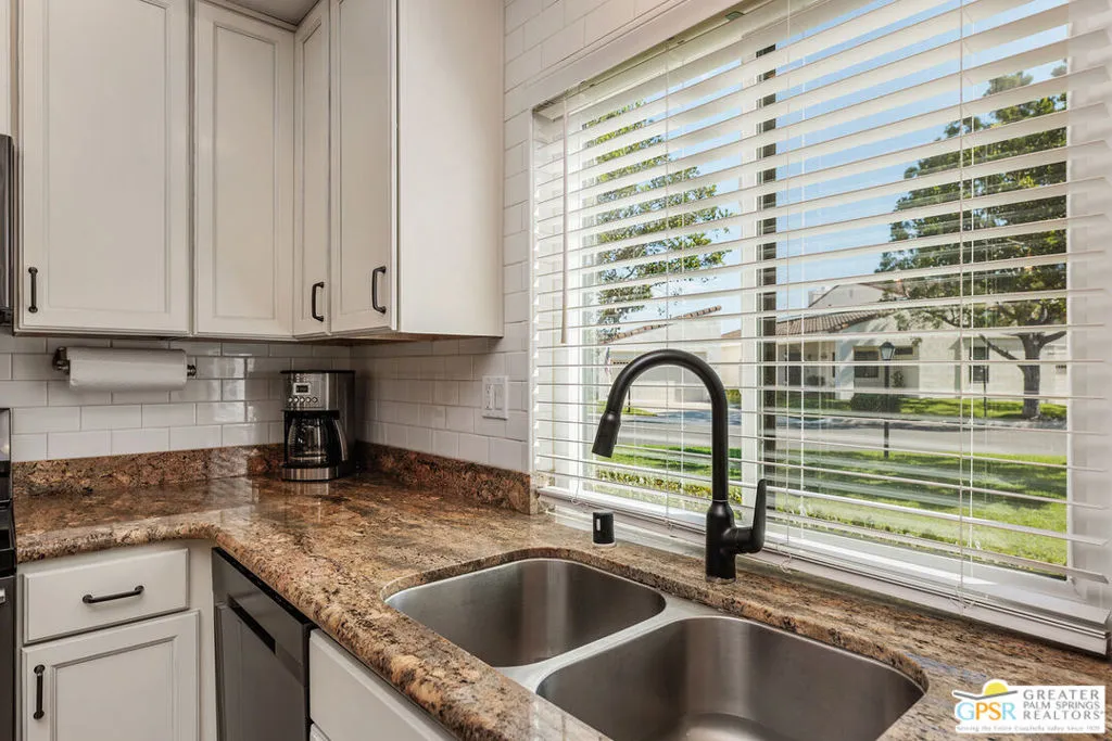 17930 Villamoura Drive, Poway, California 92064 home-pic-14