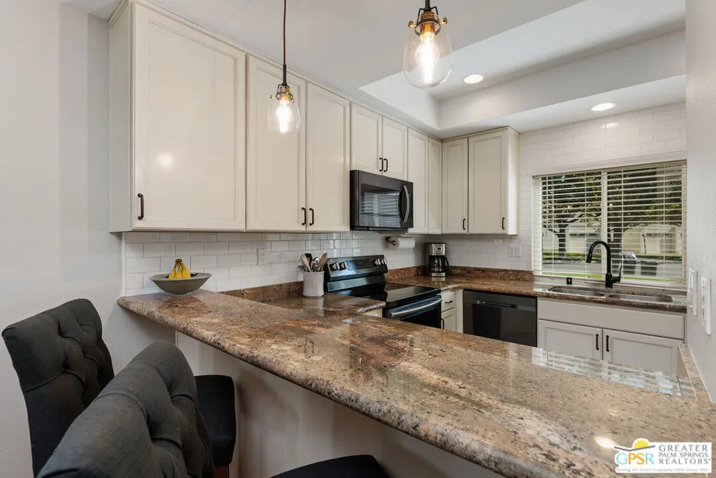 17930 Villamoura Drive, Poway, California 92064 home-pic-1