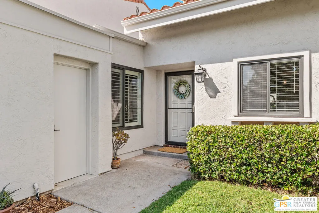 17930 Villamoura Drive, Poway, California 92064 home-pic-11
