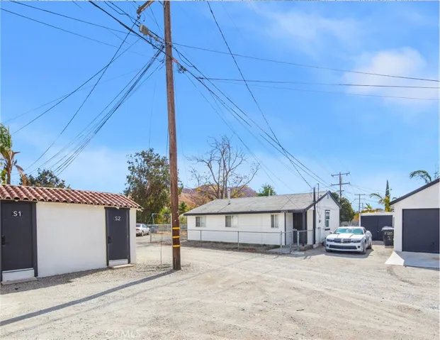 3520 Crestmore Road, Jurupa Valley, California 92509