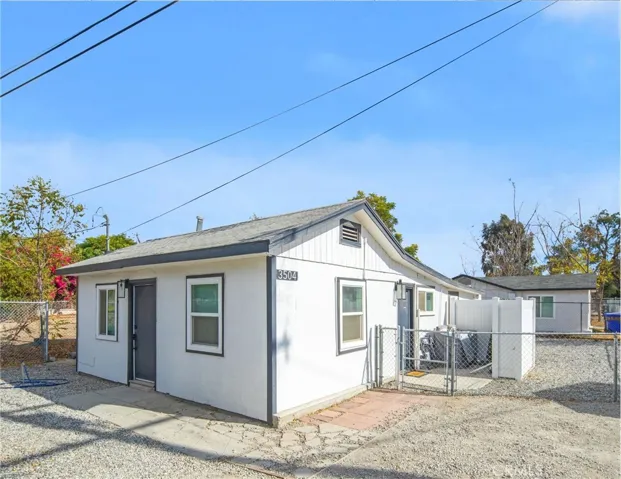 3520 Crestmore Road, Jurupa Valley, California 92509