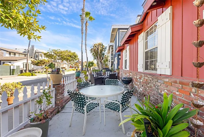 1743 Miramar Drive, Newport Beach, California 92661