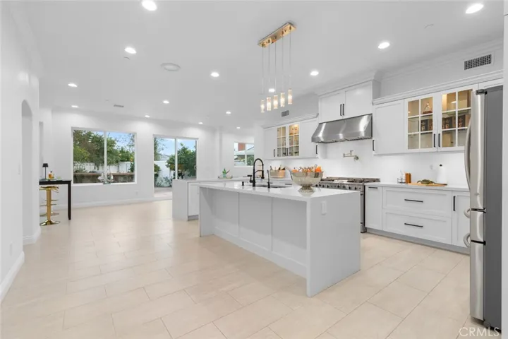 18648 Cedar Cir, Fountain Valley, California 92708