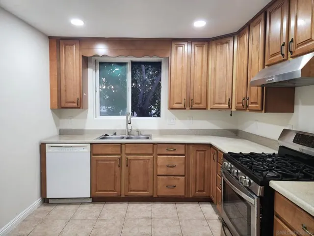 326 Civic Center Dr, National City, California 91950