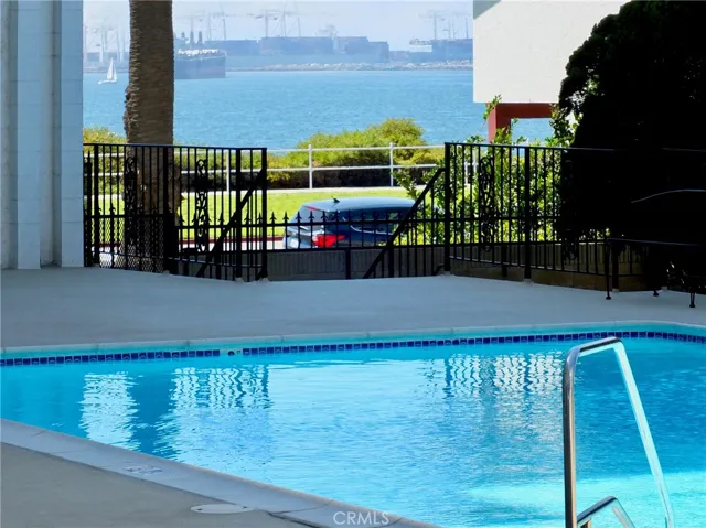 Ocean View Pool...watch the Catalina Ski Race, Sail boats, parades , Yoga on the Bluff, Fireworks & the Marathon, just to name a few!