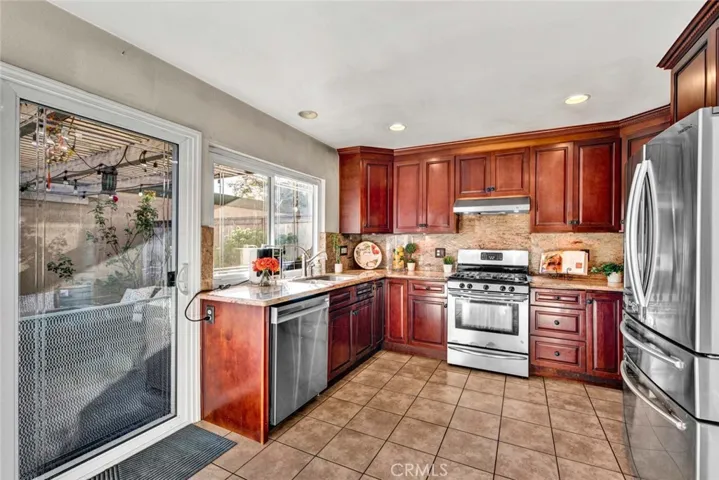 Spacious updated kitchen with under cabinet lighting