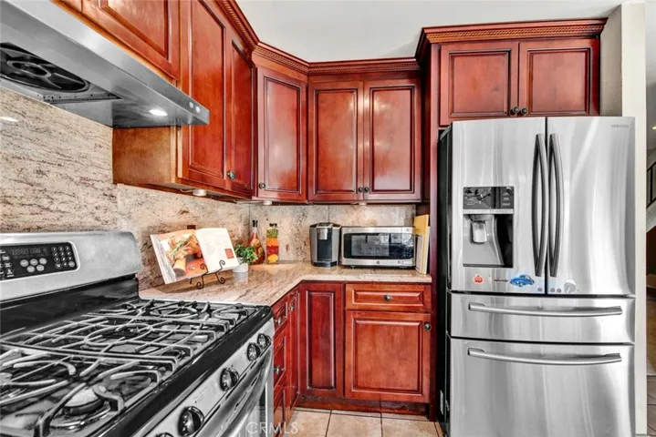 Spacious updated kitchen with under cabinet lighting