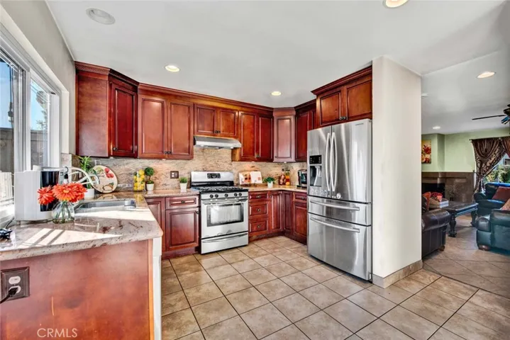 Spacious updated kitchen with under cabinet lighting