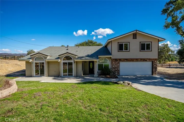 9190 La Paz Road, Atascadero, California 93422
