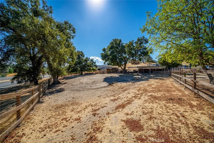 9190 La Paz Road, Atascadero, California 93422