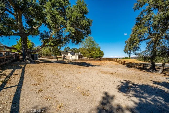 9190 La Paz Road, Atascadero, California 93422