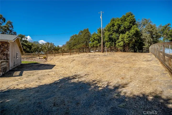 9190 La Paz Road, Atascadero, California 93422