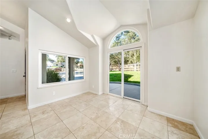9190 La Paz Road, Atascadero, California 93422