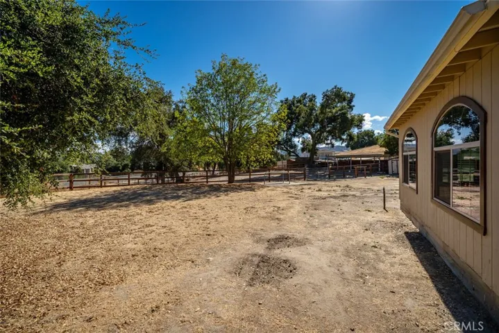 9190 La Paz Road, Atascadero, California 93422