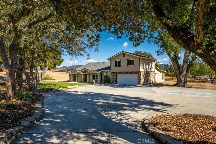 9190 La Paz Road, Atascadero, California 93422