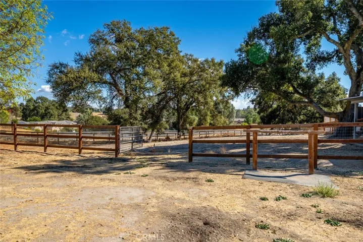 9190 La Paz Road, Atascadero, California 93422