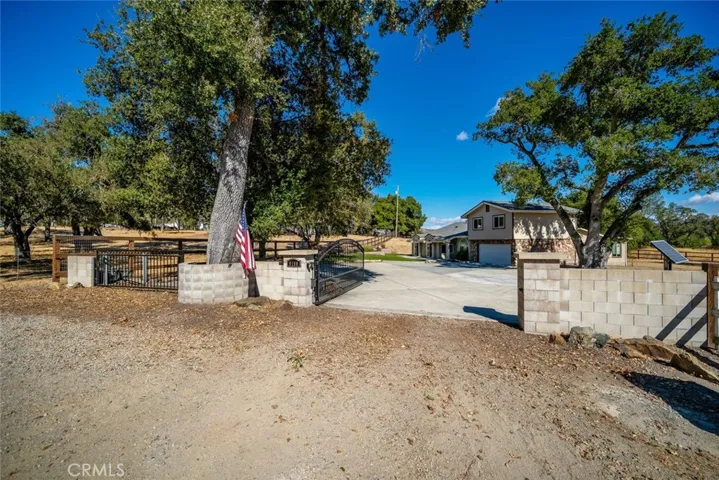 9190 La Paz Road, Atascadero, California 93422