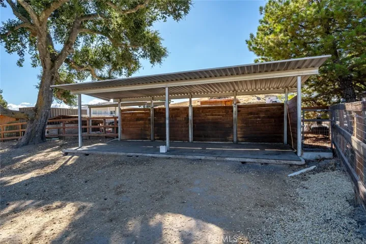 9190 La Paz Road, Atascadero, California 93422