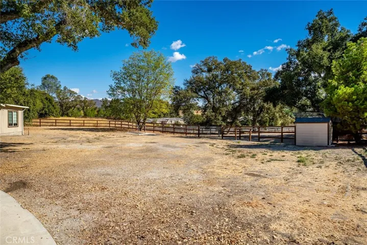 9190 La Paz Road, Atascadero, California 93422