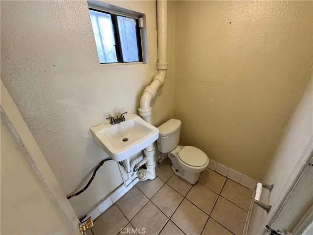 273 E Market Street, Long Beach, California 90805
