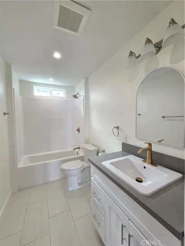 12036 Roscoe Boulevard, North Hollywood, California 91605
