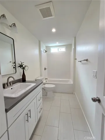 12036 Roscoe Boulevard, North Hollywood, California 91605
