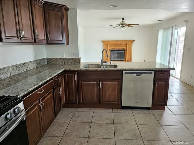 27600 Silver Lakes Parkway, Helendale, California 92342