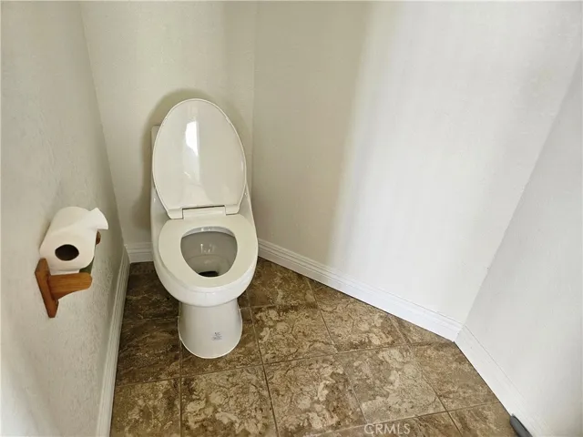 27600 Silver Lakes Parkway, Helendale, California 92342