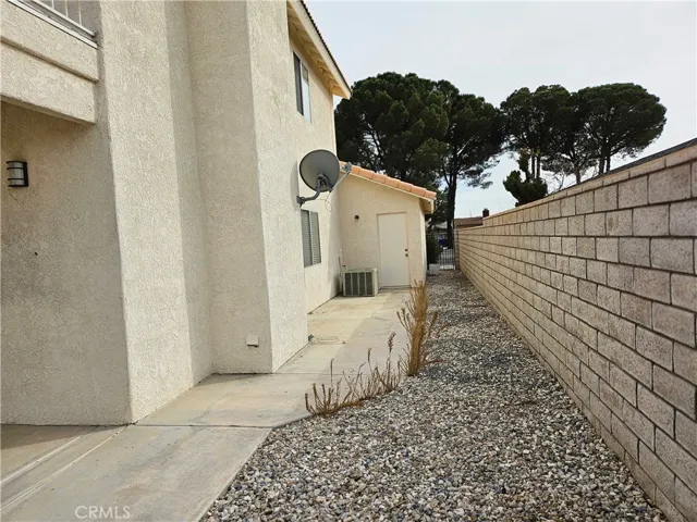 27600 Silver Lakes Parkway, Helendale, California 92342