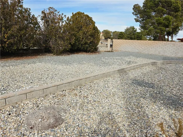 27600 Silver Lakes Parkway, Helendale, California 92342