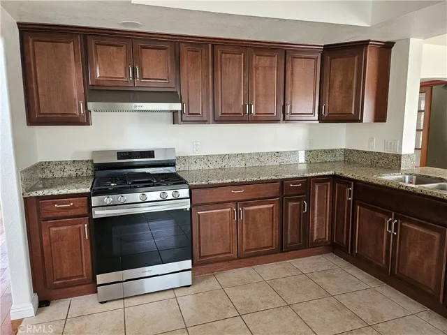 27600 Silver Lakes Parkway, Helendale, California 92342