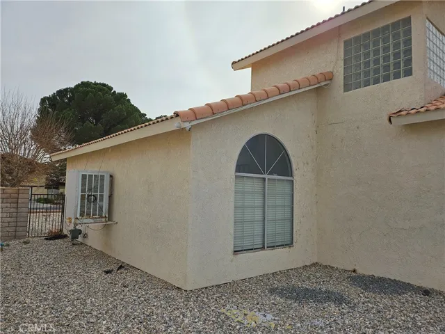 27600 Silver Lakes Parkway, Helendale, California 92342