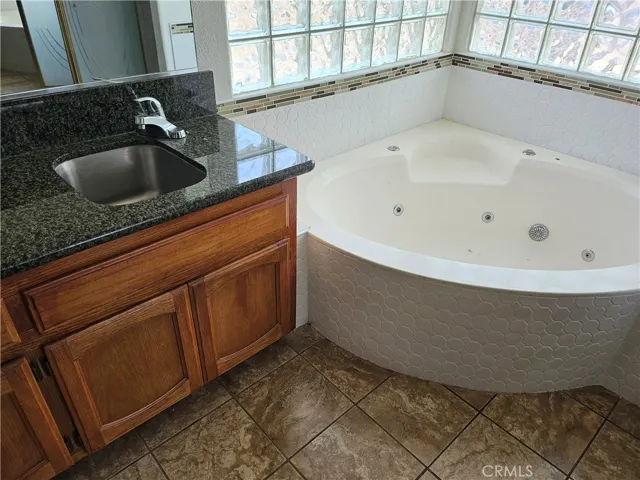 27600 Silver Lakes Parkway, Helendale, California 92342