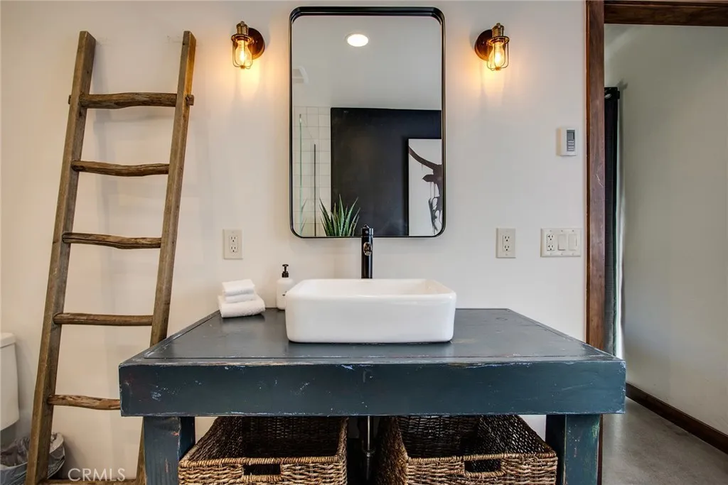 8575 Lobo Pass Road, Joshua Tree, California 92252 home-pic-26