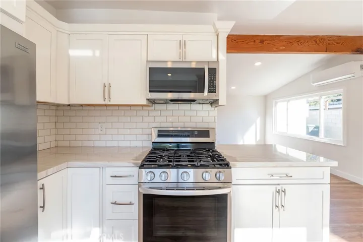 641 Cove Street, Costa Mesa, California 92627