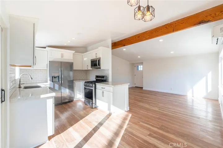 641 Cove Street, Costa Mesa, California 92627