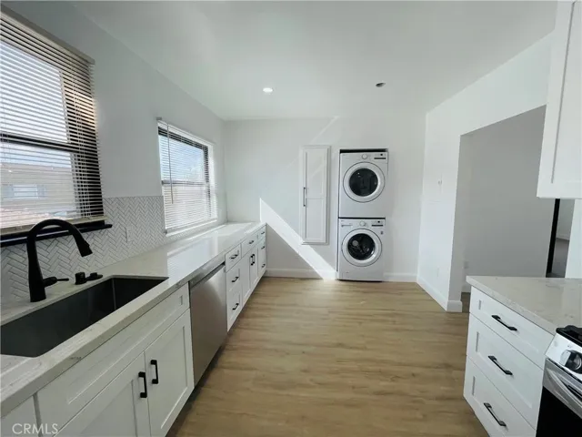 2625 Chariton Street, Los Angeles, California 90034