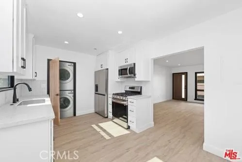 2625 Chariton Street, Los Angeles, California 90034