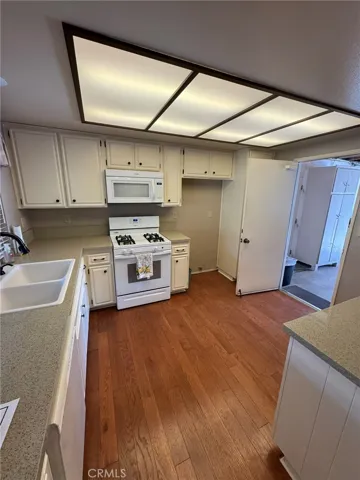 1950 Silver Oak Way, Hemet, California 92545