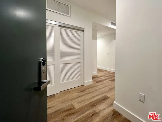 5801 Camerford Avenue 103, Los Angeles, California 90038