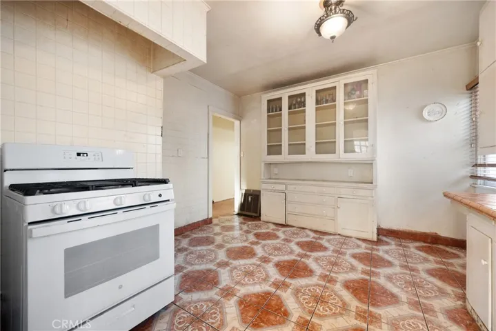3688 Walnut Avenue, Lynwood, California 90262