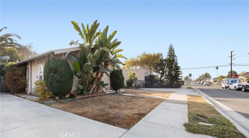 3688 Walnut Avenue, Lynwood, California 90262