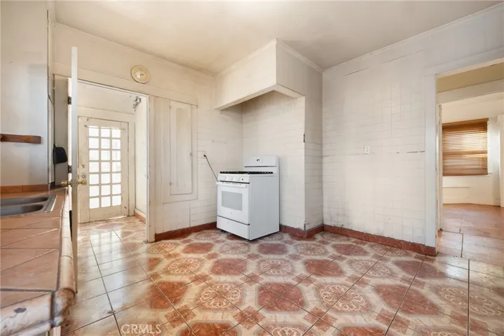3688 Walnut Avenue, Lynwood, California 90262
