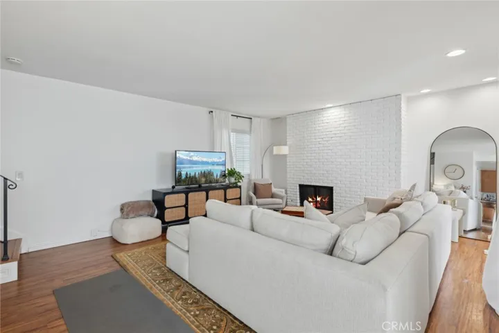 505 & 505 .5 Acacia Avenue, Corona Del Mar, California 92625