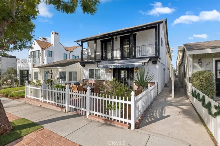 505 & 505 .5 Acacia Avenue, Corona Del Mar, California 92625