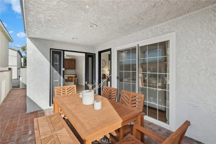 505 & 505 .5 Acacia Avenue, Corona Del Mar, California 92625