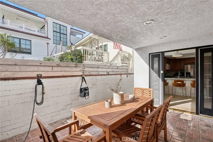 505 & 505 .5 Acacia Avenue, Corona Del Mar, California 92625