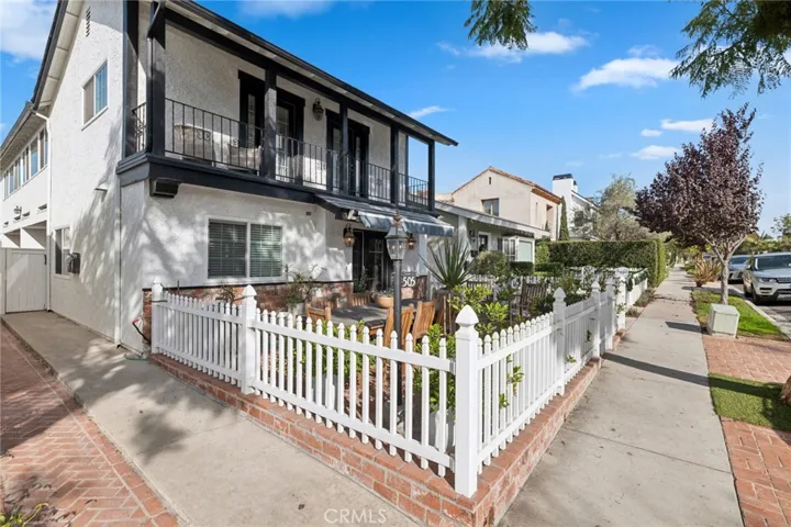 505 & 505 .5 Acacia Avenue, Corona Del Mar, California 92625