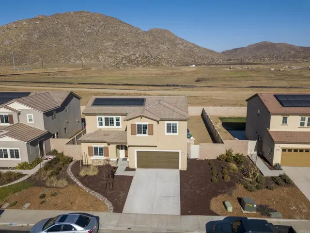 31192 Scrub Jay Road, Winchester, California 92596