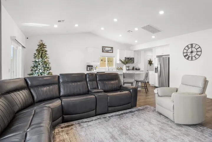 31192 Scrub Jay Road, Winchester, California 92596